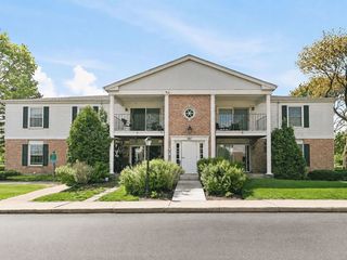 987 Golf Course Road 4, Crystal Lake, IL 60014