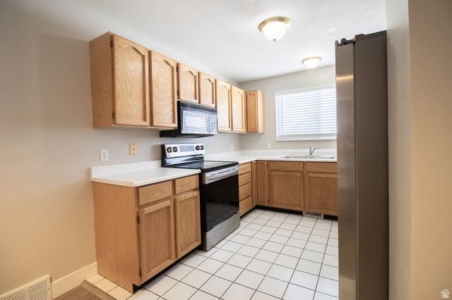 1173 W WIMBLEDON RIDGE LN, West Jordan, UT 84084