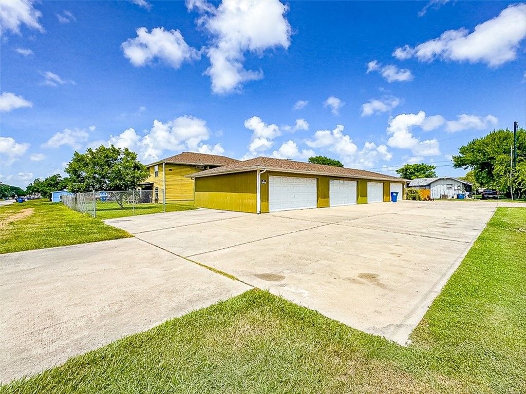 2540 Avenue C, Ingleside, TX 78362 — exterior