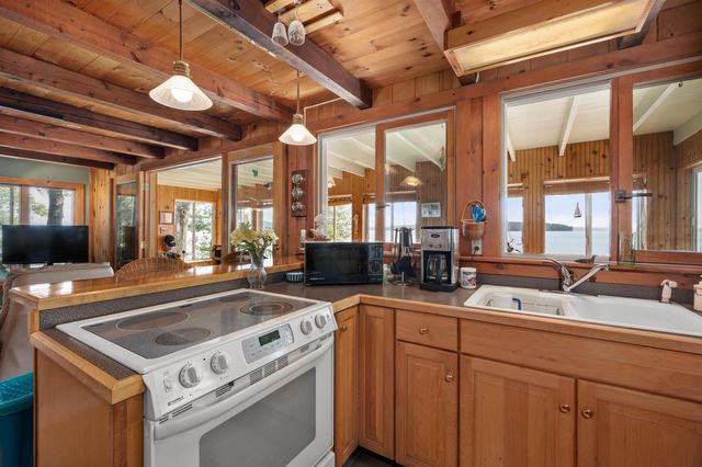14 Lockes Island, Gilford, NH 03249