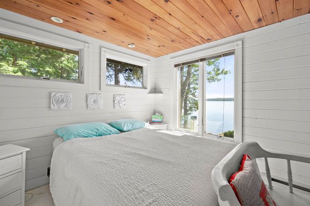 14 Lockes Island, Gilford, NH 03249