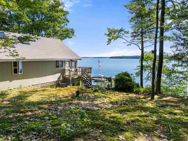 14 Lockes Island, Gilford, NH 03249