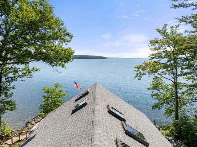 14 Lockes Island, Gilford, NH 03249