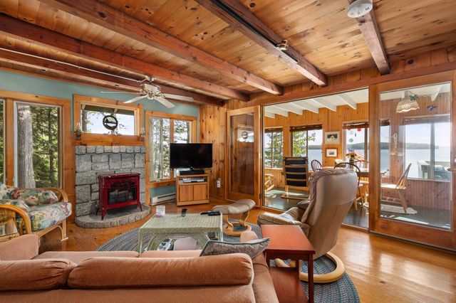 14 Lockes Island, Gilford, NH 03249