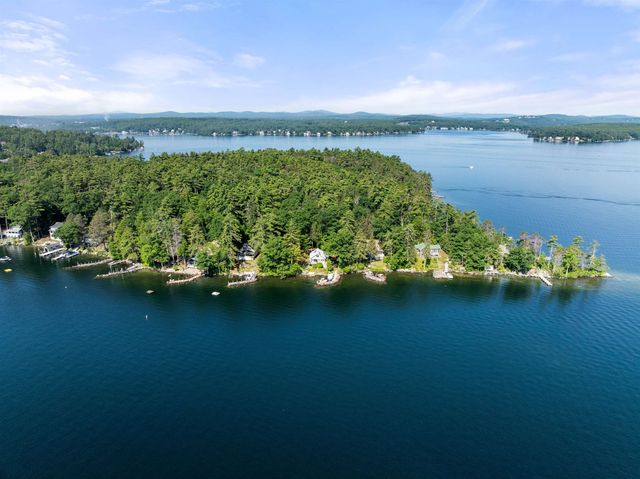 14 Lockes Island, Gilford, NH 03249