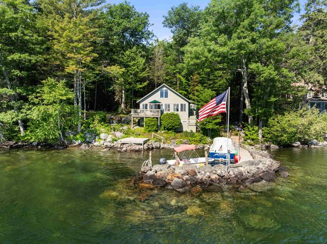 14 Lockes Island, Gilford, NH 03249