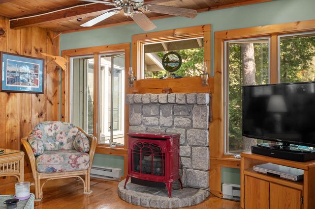 14 Lockes Island, Gilford, NH 03249