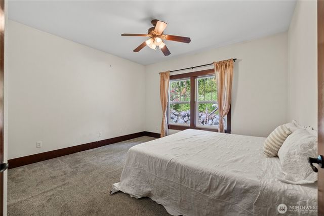 16711 Blodgett Road, Mount Vernon, WA 98274