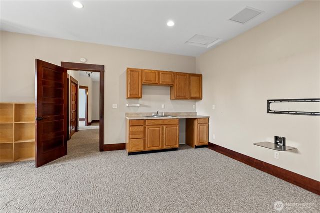 16711 Blodgett Road, Mount Vernon, WA 98274