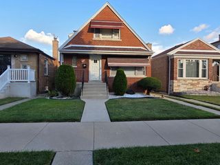 10617 S Prairie Avenue, Chicago, IL 60628