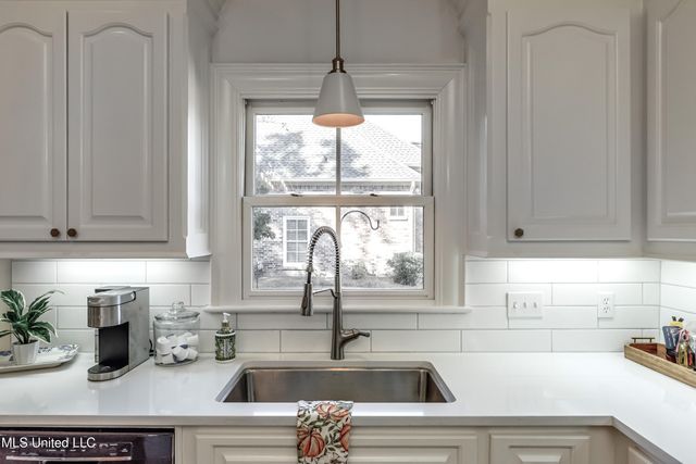 129 Victoria Place, Madison, MS 39110