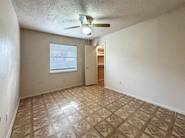 1112 Autumn Oak Drive, Denton, TX 76209