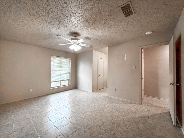 1112 Autumn Oak Drive, Denton, TX 76209