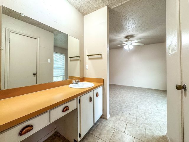 1112 Autumn Oak Drive, Denton, TX 76209