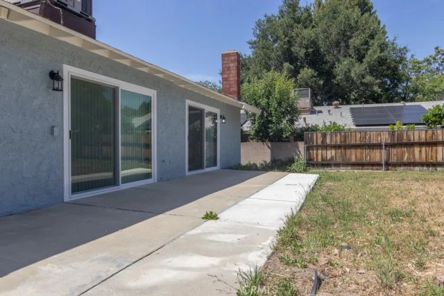 25040 Everett Drive, Newhall, CA 91321