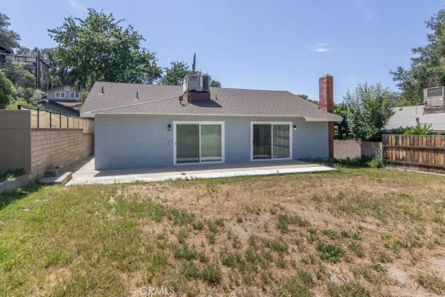 25040 Everett Drive, Newhall, CA 91321