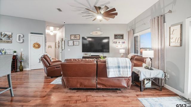 21850 South Shore Drive, Chandler, TX 75758