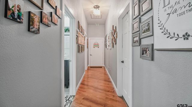 21850 South Shore Drive, Chandler, TX 75758