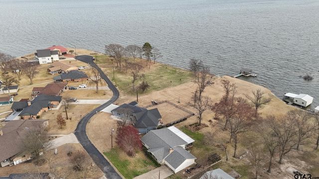 21850 South Shore Drive, Chandler, TX 75758