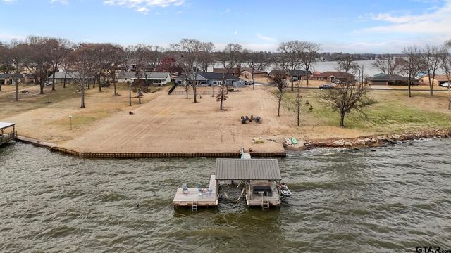 21850 South Shore Drive, Chandler, TX 75758