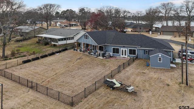 21850 South Shore Drive, Chandler, TX 75758