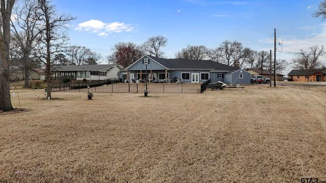 21850 South Shore Drive, Chandler, TX 75758