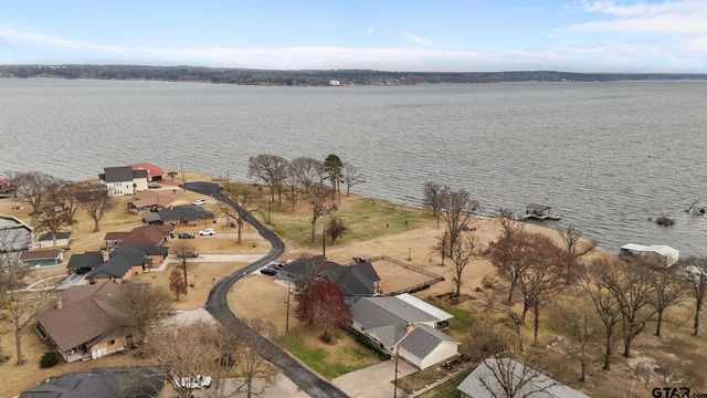 21850 South Shore Drive, Chandler, TX 75758