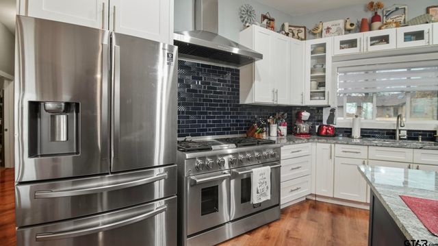 21850 South Shore Drive, Chandler, TX 75758