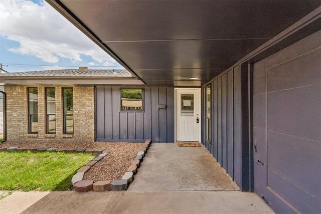 6736 Cherry Place, Oklahoma City, OK 73127