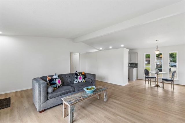 6736 Cherry Place, Oklahoma City, OK 73127