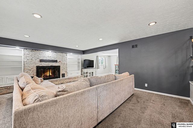 7515 S 18 Street, Bellevue, NE 68147