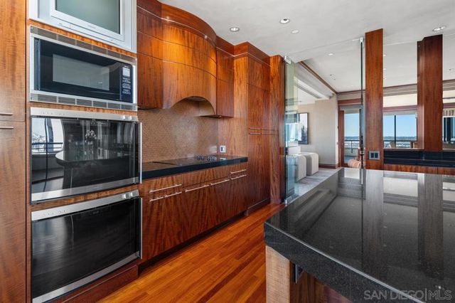 700 Front St 2701, San Diego, CA 92101