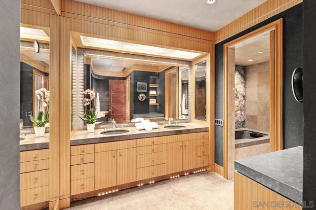 700 Front St 2701, San Diego, CA 92101