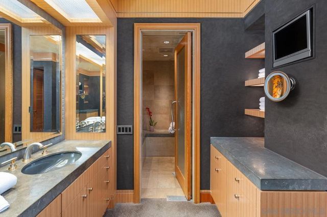 700 Front St 2701, San Diego, CA 92101