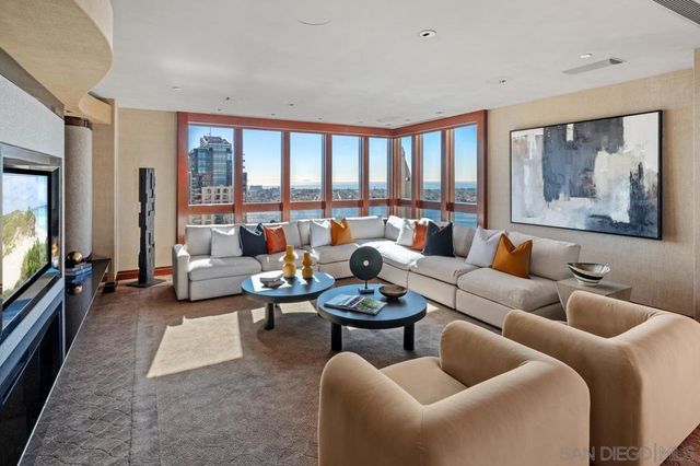 700 Front St 2701, San Diego, CA 92101