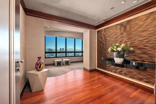 700 Front St 2701, San Diego, CA 92101