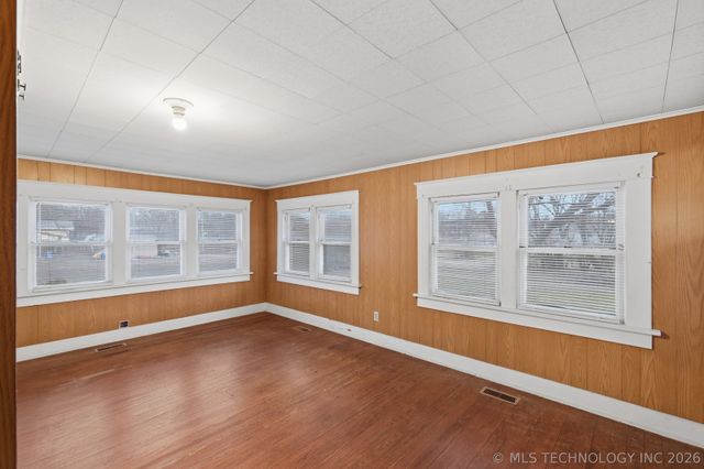 1408 E 6th Street, Okmulgee, OK 74447