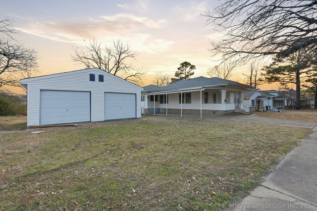 1408 E 6th Street, Okmulgee, OK 74447