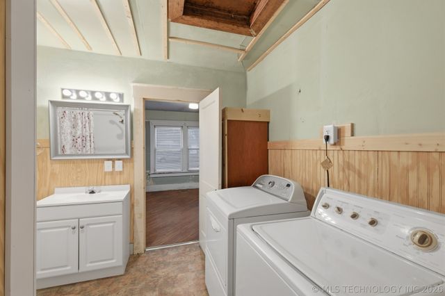 1408 E 6th Street, Okmulgee, OK 74447