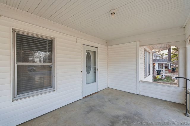 1408 E 6th Street, Okmulgee, OK 74447