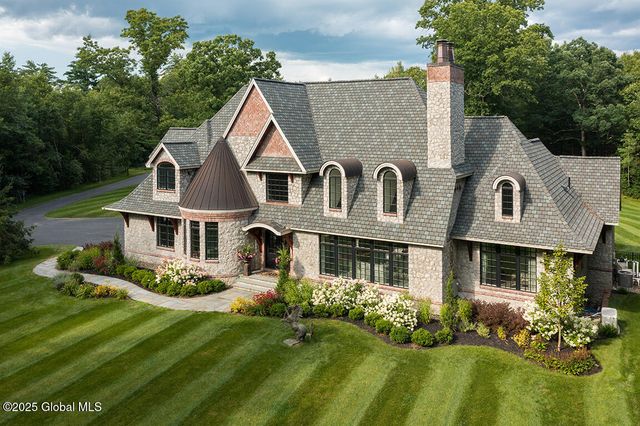 33 Catalina Drive, Milton, NY 12020