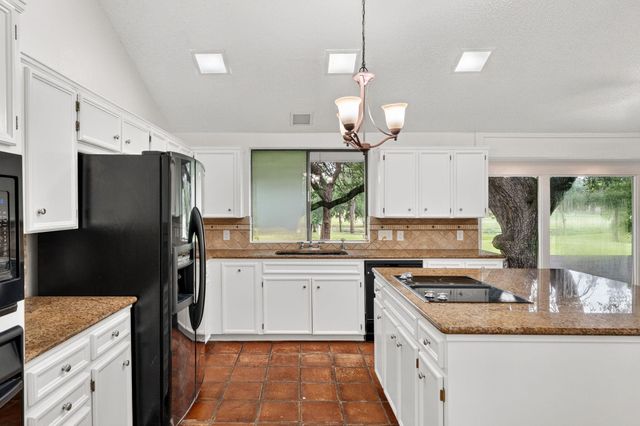 1301 Mill Creek DR, Salado, TX 76571
