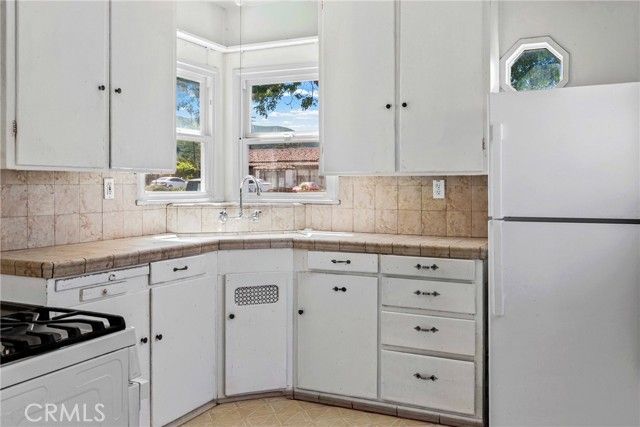 406 S I Street, Lompoc, CA 93436