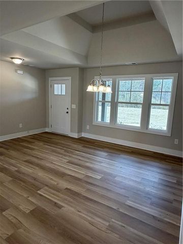 629 136 Connector, Talking Rock, GA 30175