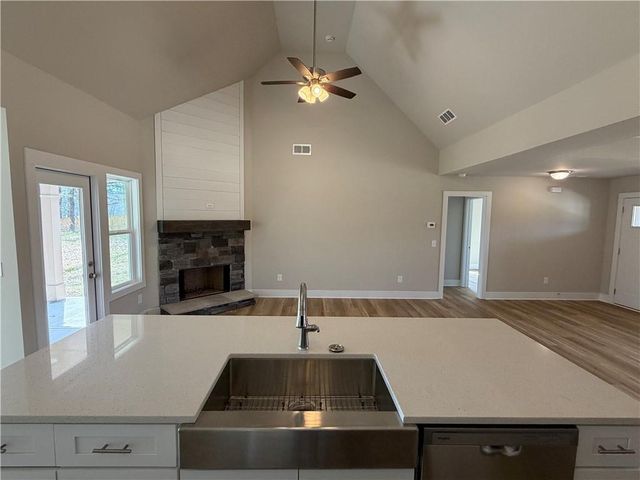 629 136 Connector, Talking Rock, GA 30175