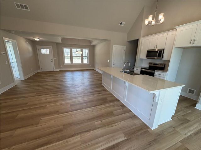 629 136 Connector, Talking Rock, GA 30175