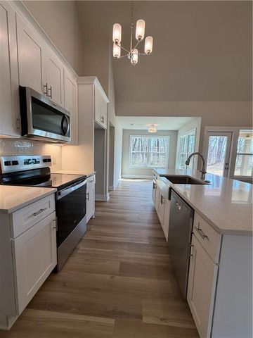 629 136 Connector, Talking Rock, GA 30175