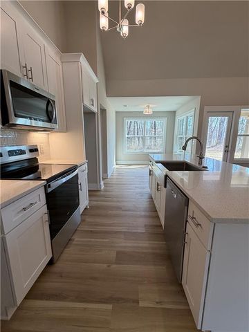 629 136 Connector, Talking Rock, GA 30175