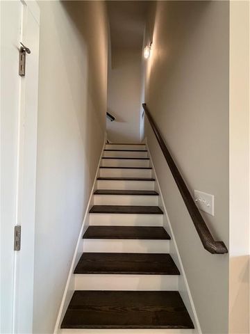 629 136 Connector, Talking Rock, GA 30175