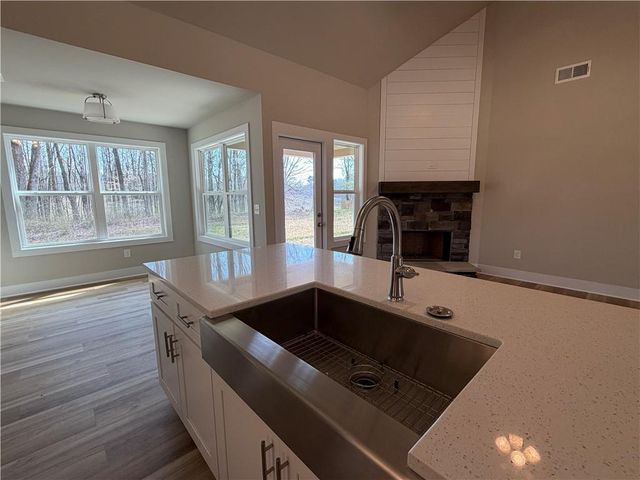 629 136 Connector, Talking Rock, GA 30175